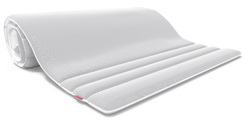 Der zusammengerollte BODYGUARD Topper 140x200 cm.