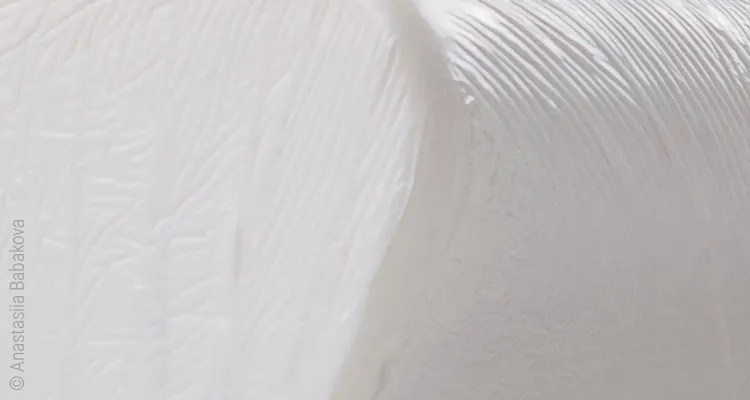 Detailansicht einer Schaumstoffmatratze aus Gelschaum.